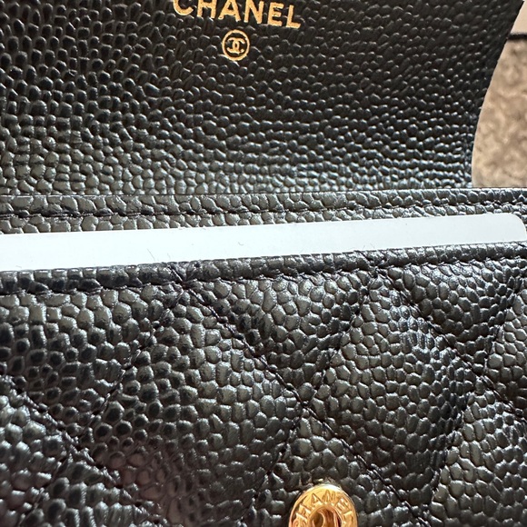 CHANEL Classic Flap Card Holder – Black Caviar Leather | Gold Hardware - Picture 12 of 15